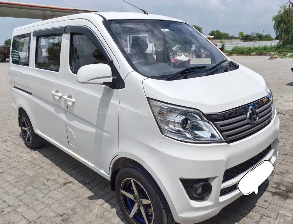 2024 Changan Karvaan MPV photo 2