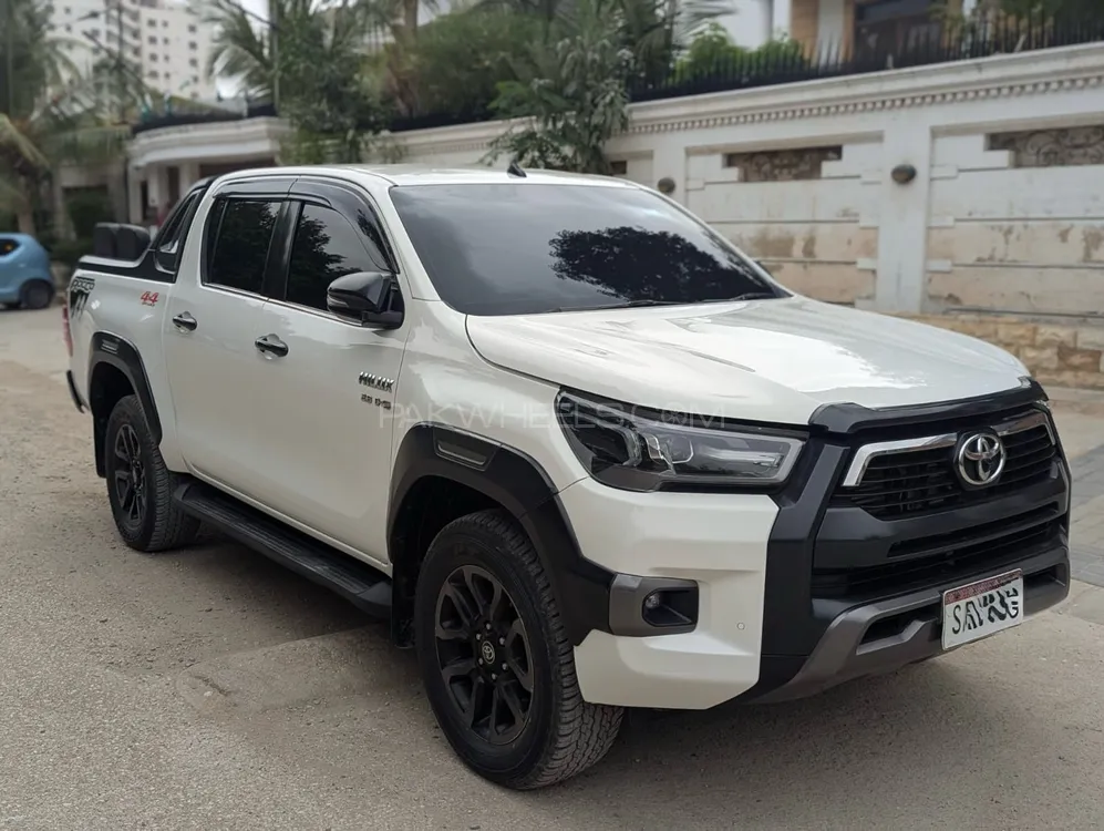2023 Toyota Hilux Revo G