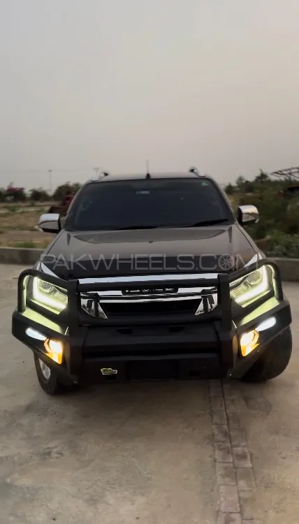 2024 Isuzu D-Max V-Cross