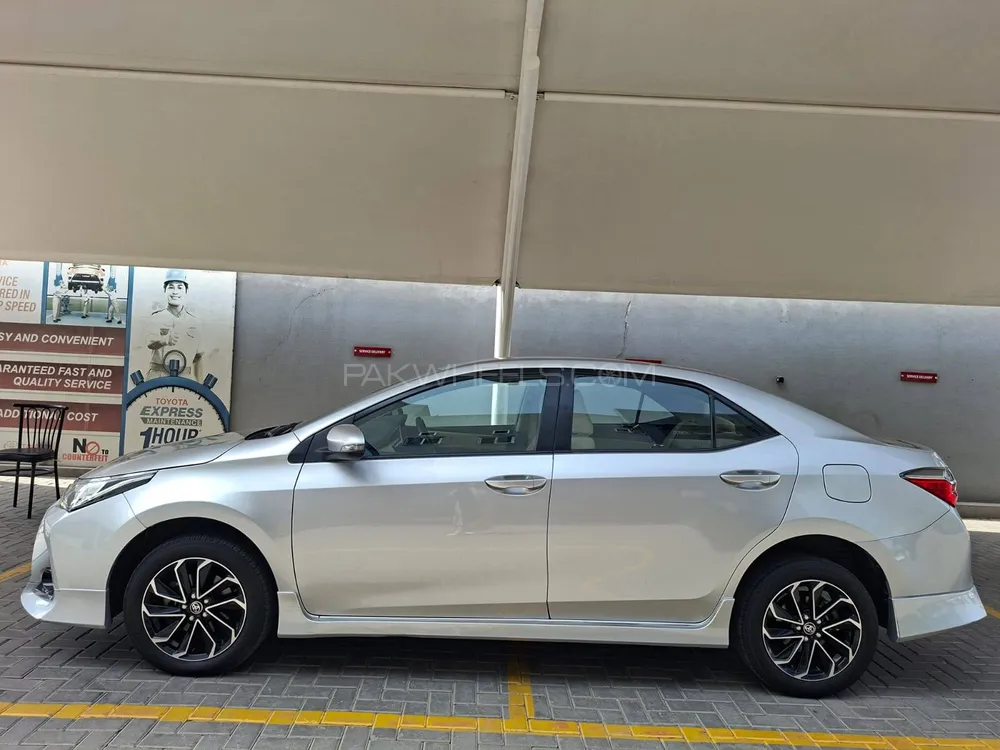 2024 Toyota Corolla Altis 1.6 CVT photo 3